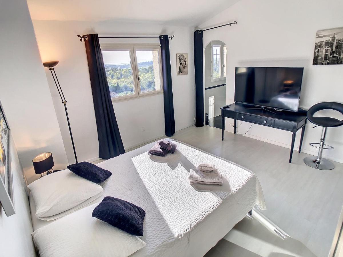 3 Bedrooms Villa Near Cannes - Pool & Jacuzzi - Sea View Мандельё-ла-Напуль Экстерьер фото