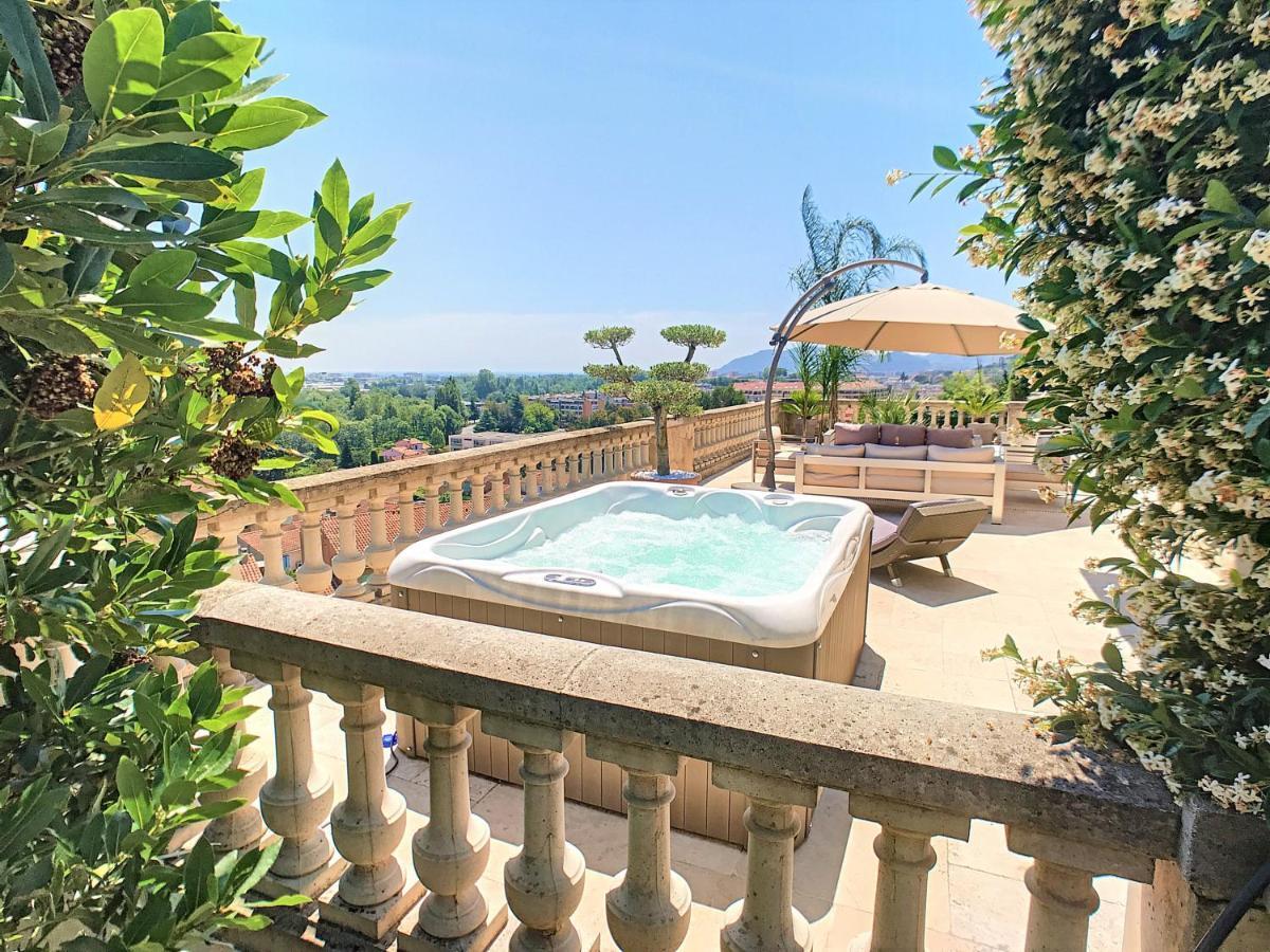 3 Bedrooms Villa Near Cannes - Pool & Jacuzzi - Sea View Мандельё-ла-Напуль Экстерьер фото